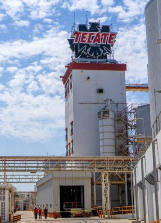 Fabrica-de-Tecate-en-el-Pueblo-M.jpg